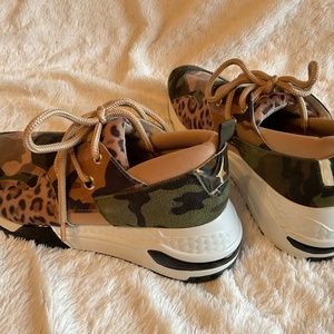 COPY - Steved Madden tennis shoe